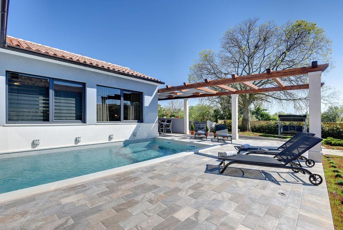 Villa Sunny Home Воднян Екстериор снимка