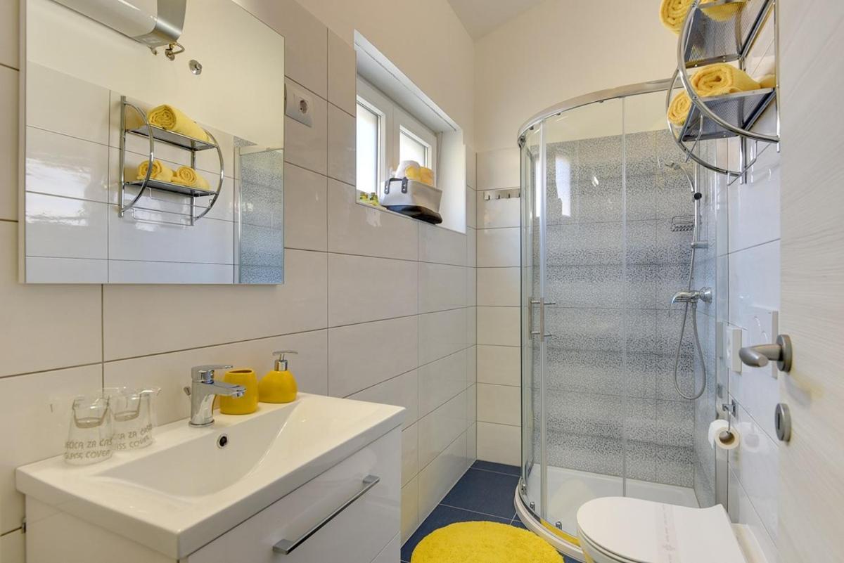 Villa Sunny Home Воднян Екстериор снимка