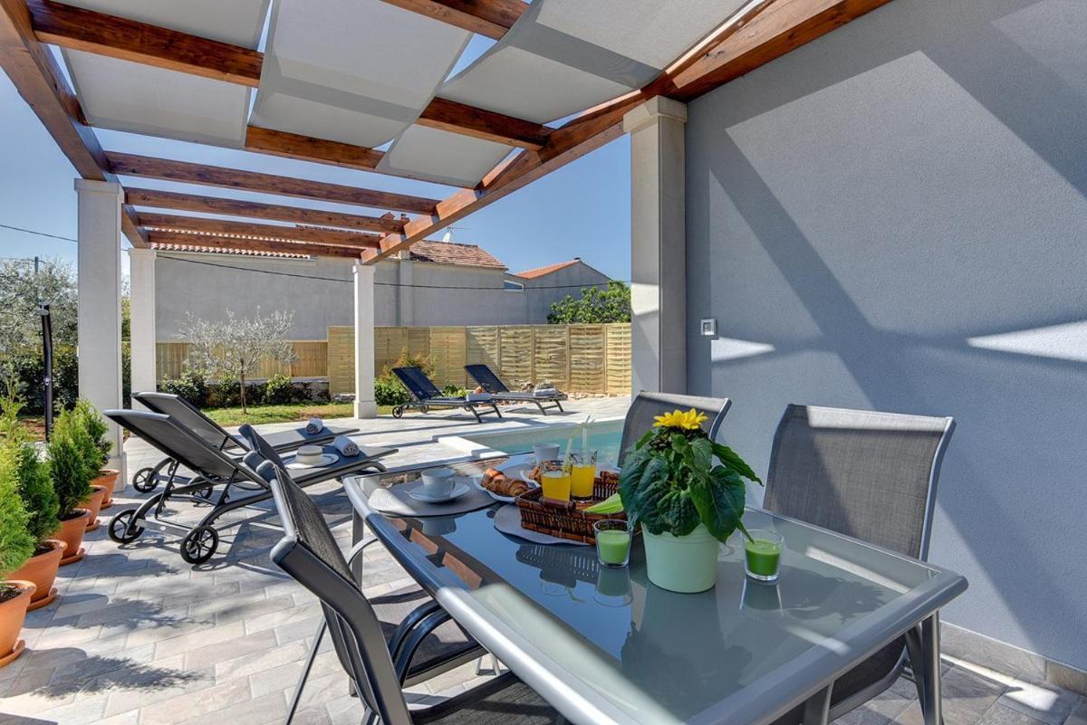 Villa Sunny Home Воднян Екстериор снимка