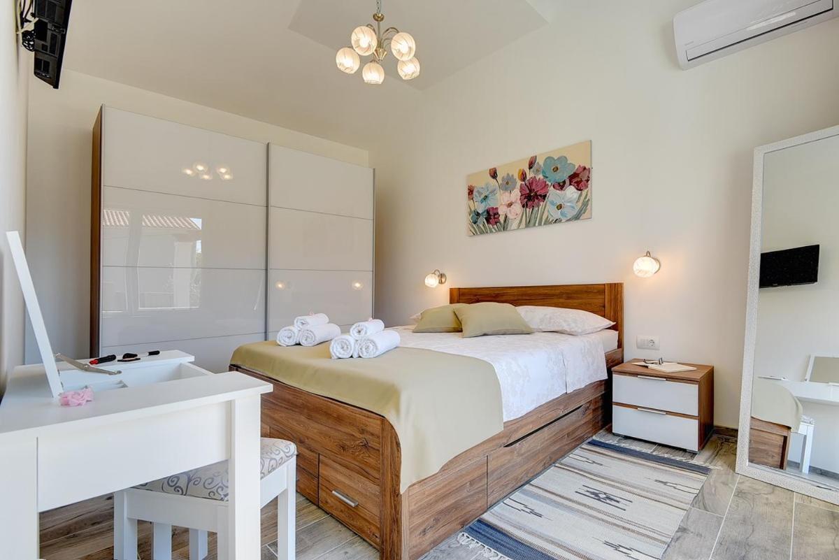 Villa Sunny Home Воднян Екстериор снимка