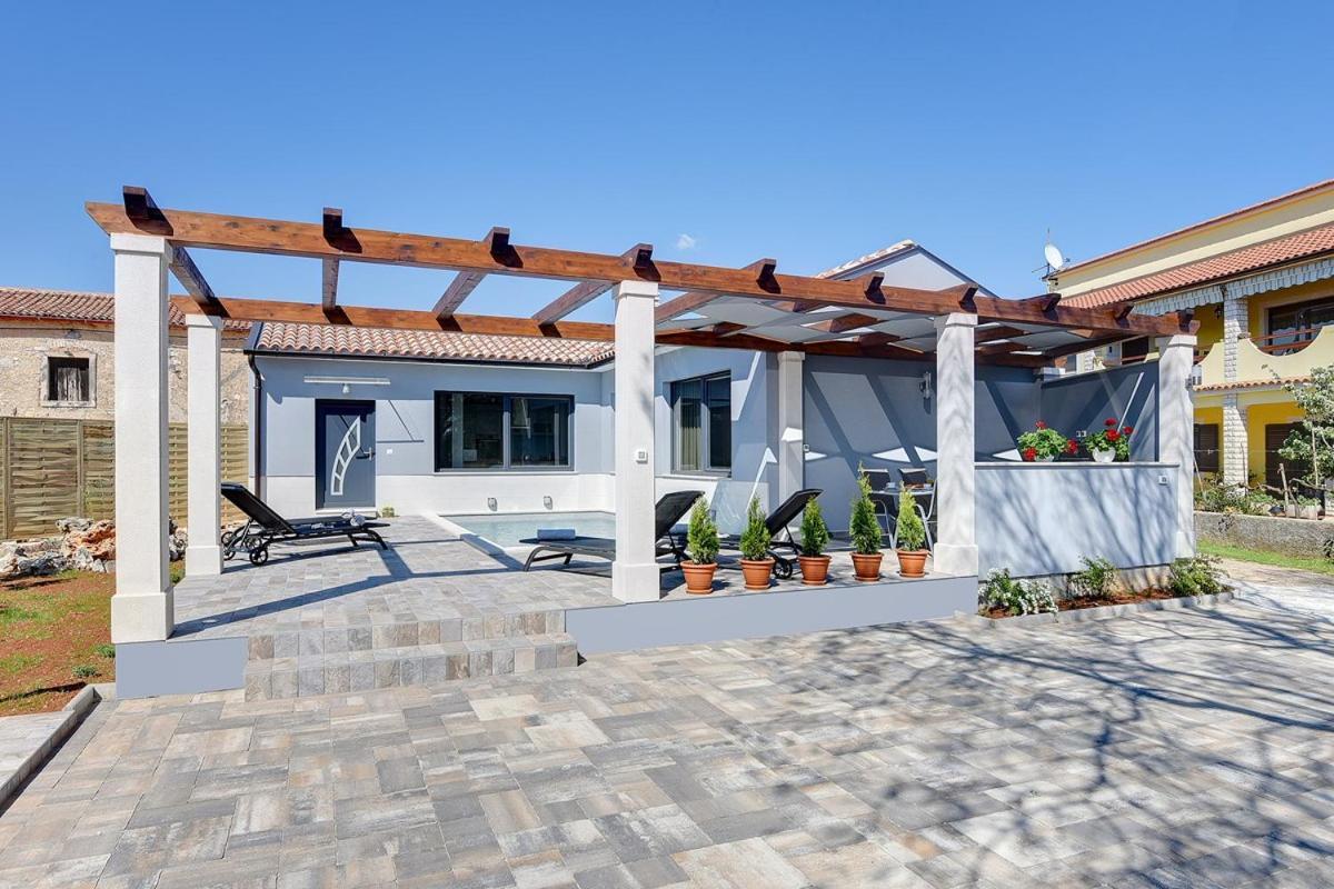 Villa Sunny Home Воднян Екстериор снимка