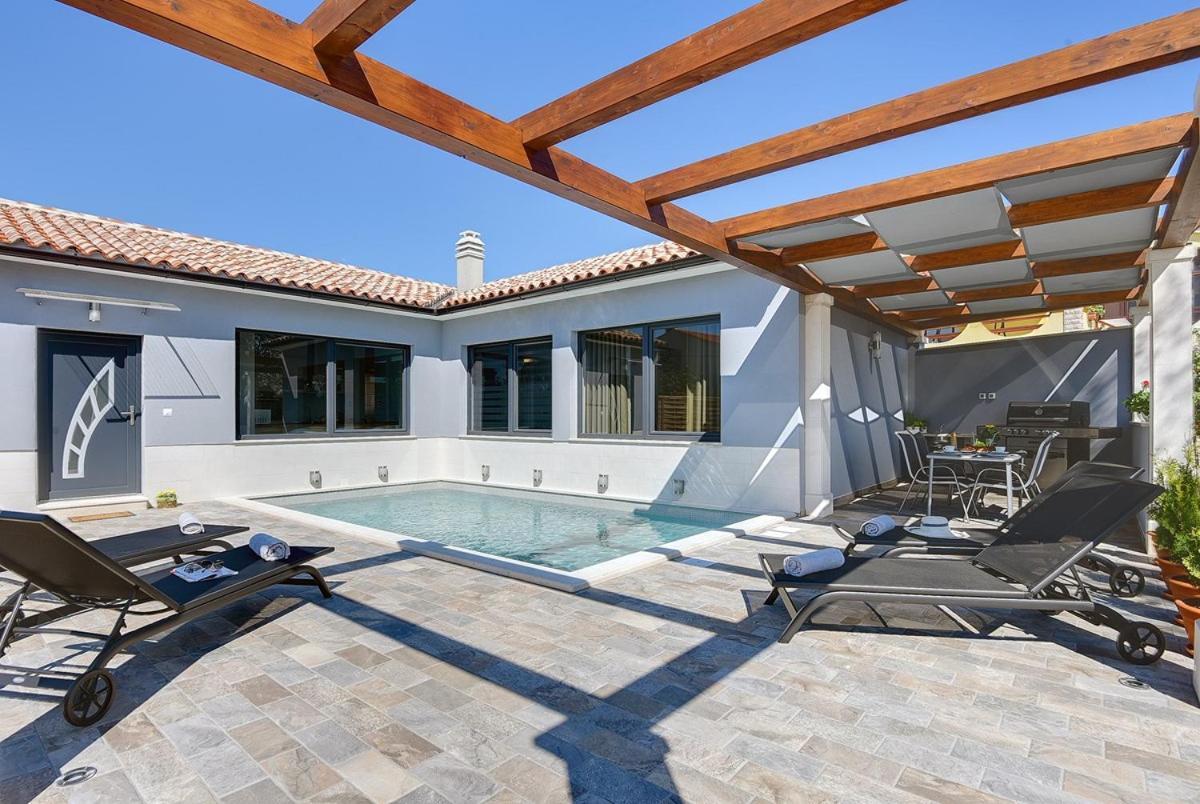 Villa Sunny Home Воднян Екстериор снимка