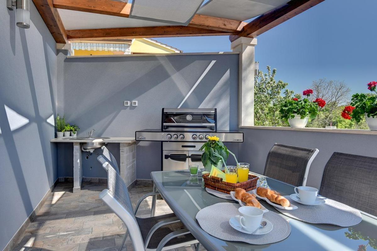 Villa Sunny Home Воднян Екстериор снимка