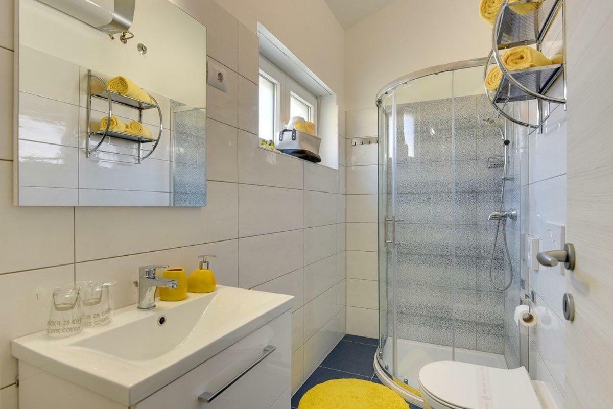 Villa Sunny Home Воднян Екстериор снимка