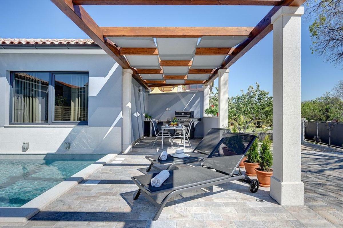 Villa Sunny Home Воднян Екстериор снимка