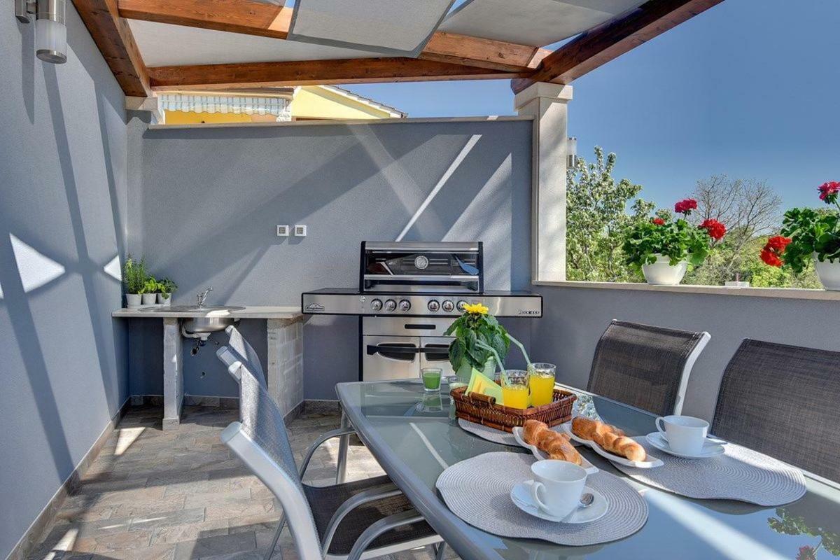 Villa Sunny Home Воднян Екстериор снимка